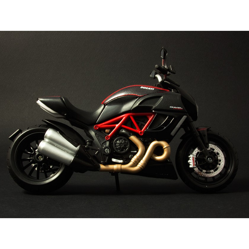 MÔ HÌNH XE MOTO Siêu Xe Ducati Diavel Carbon - MAISTO tỷ lệ 1:12