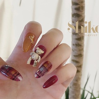 Charm gấu đá chuyển động đính móng