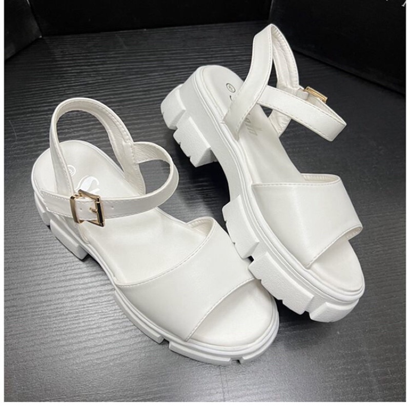 Sandal màu trắng - nhiều mẫu . xuất uk