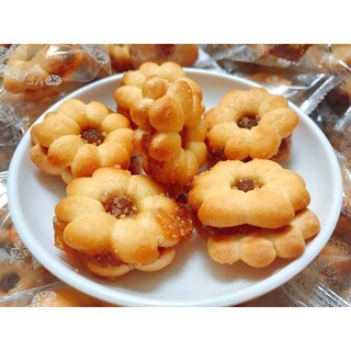 BÁNH HOA MAI NHÂN MỨT KHÓM