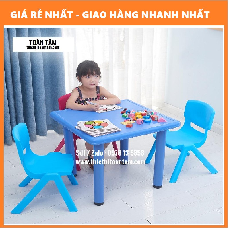 Bàn học  6 chỗ cho bé độ tuổi mầm non phù hợp