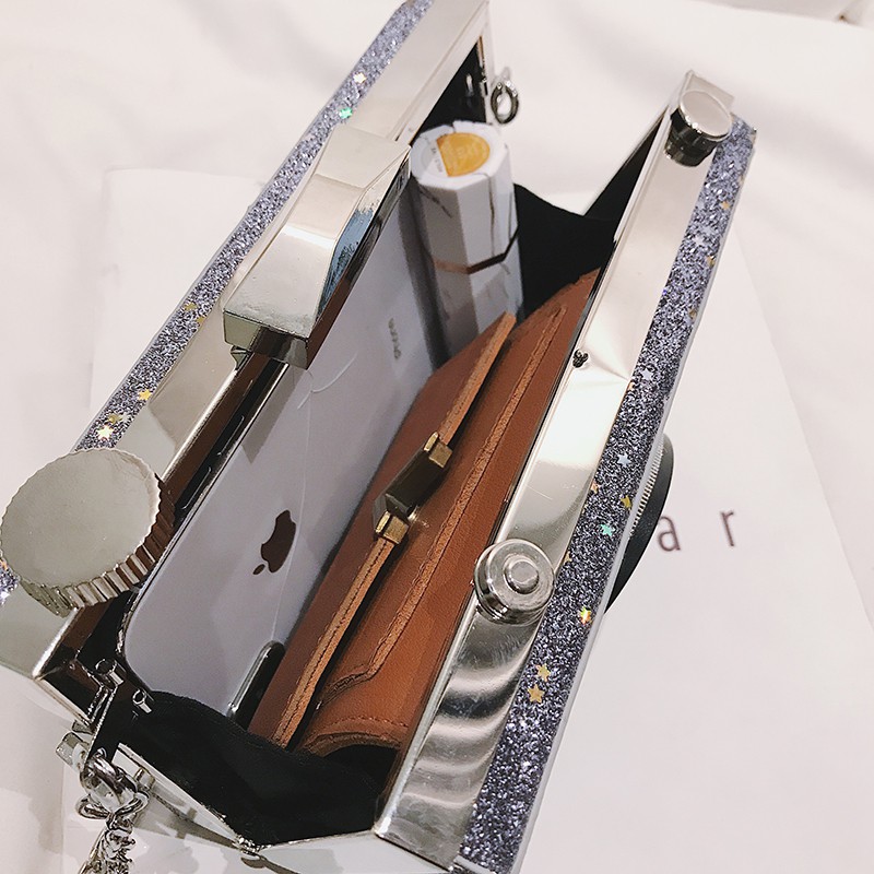 Túi đeo độc lạ hình chiếc máy ảnh