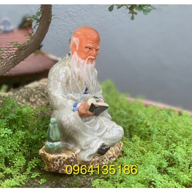 Tượng tiểu cảnh lão tử thưởng trà đọc sách gốm sứ Bát Tràng