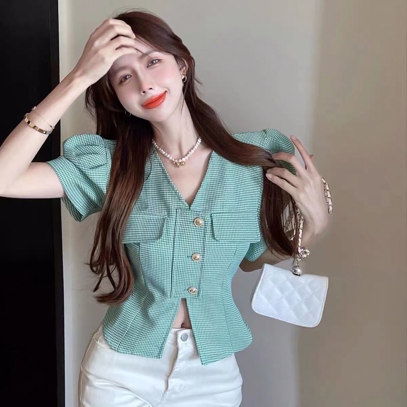 Áo bánh bèo tiểu thư dáng ngắn màu xanh nhẹ nhàng