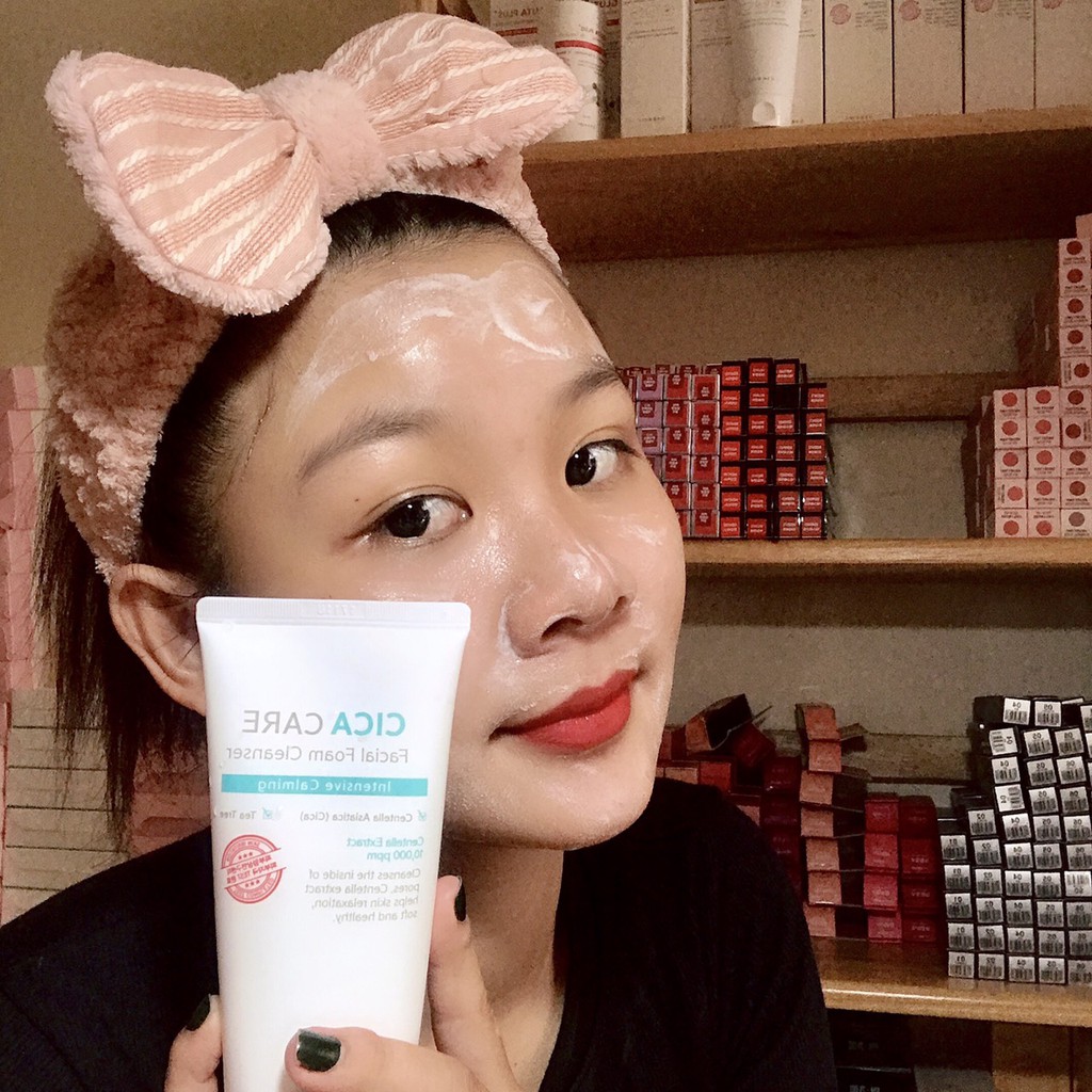 [HÀNG CHÍNH HÃNG] Sữa Rửa Mặt Tạo Bọt Bổ Sung Độ Ẩm Useemi Cica Care Facial Foam Cleanser 150ml YENBEAUTY
