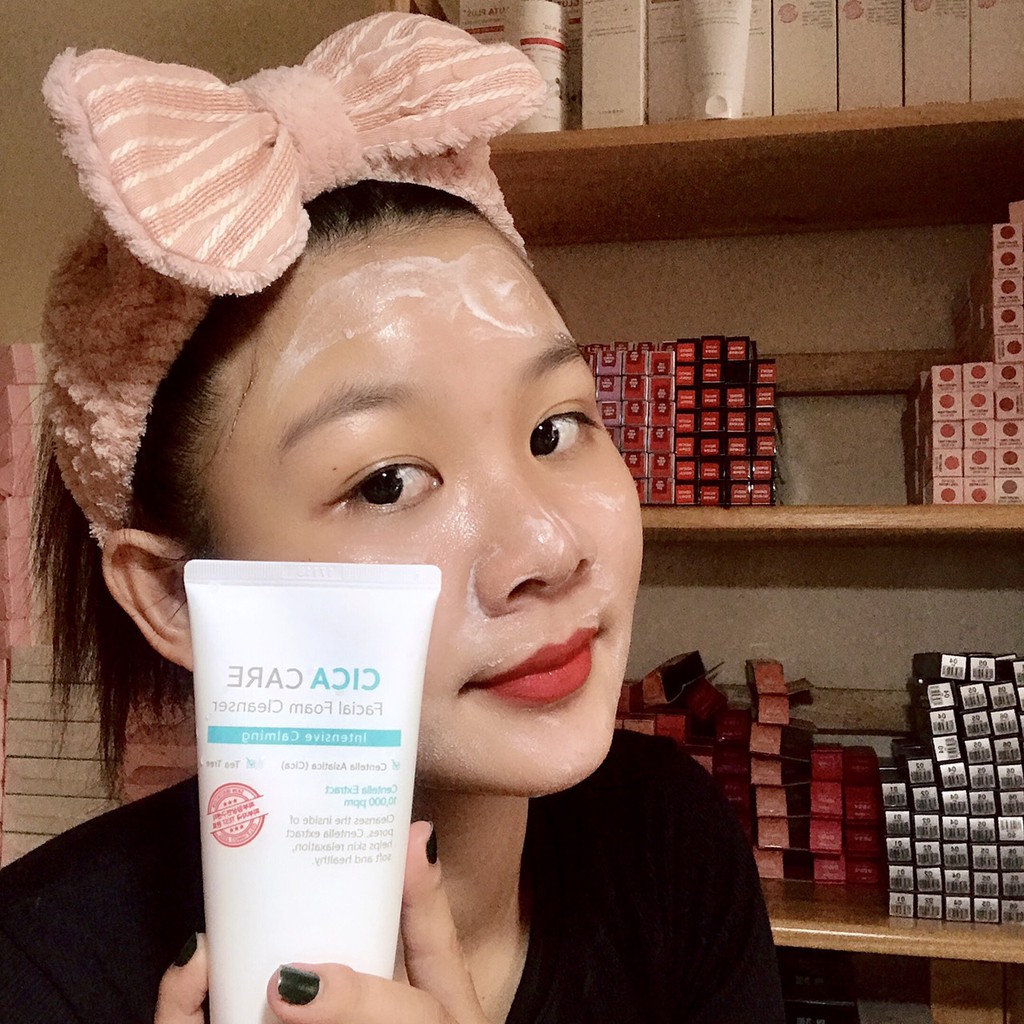 Sữa Rửa Mặt Tạo Bọt Bổ Sung Độ Ẩm Useemi Cica Care Facial Foam Cleanser 150ml YENBEAUTY