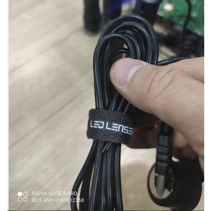 Đèn pin led LENSER M7R, pin và cáp cáp sạc từ tính