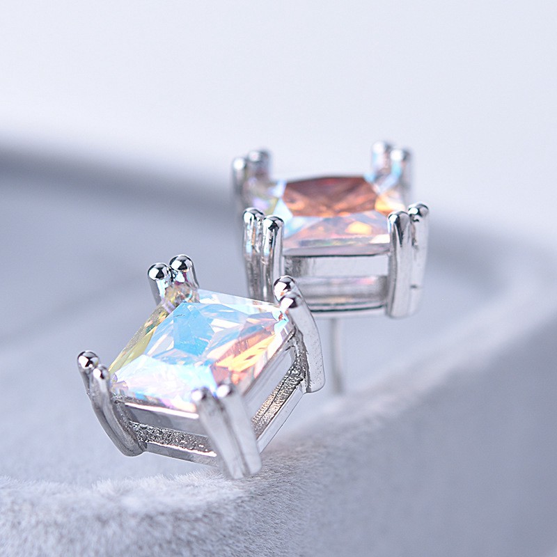 Khuyên Tai Nữ Hình Tam Giác Thời Trang