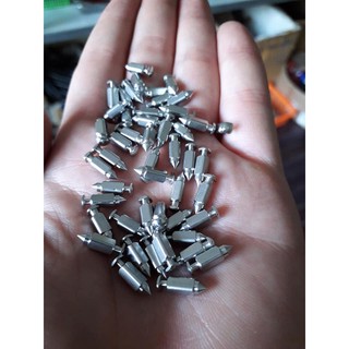 Kim đóng xăng chảy dầu xe máy