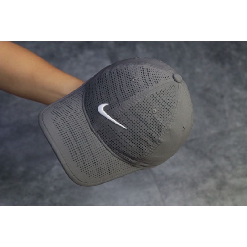 Mũ lưỡi trai thêu logo NI KE đơn giản, chất dù lazer lỗ siêu nhẹ,thoáng mát, quai cài dán