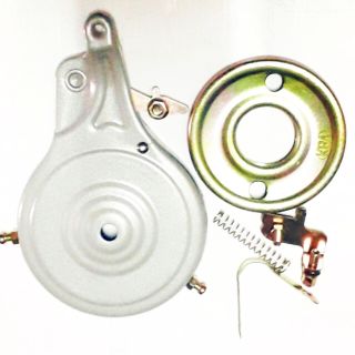 Bố Thắng sau xe đạp. Bộ...