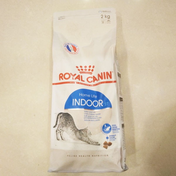 Thức ăn hạt Royal Canin Indoor dành cho mèo ít vận động