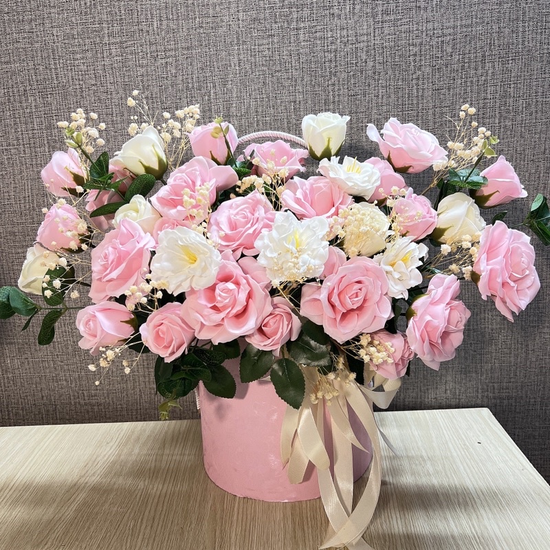 Giỏ hoa sáp tone hồng siêu sang tặng kèm decal