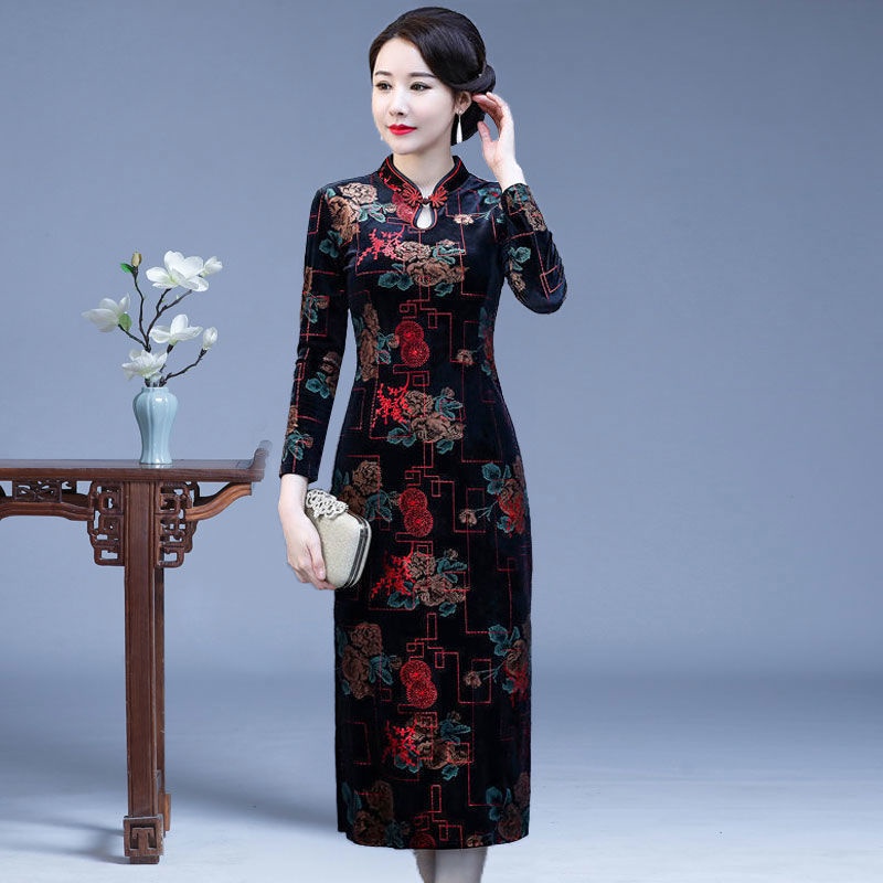 Sườn xám phụ nữ 2021 phiên bản cải tiến kiểu mới của Trung Quốc váy váy cưới trung niên mẹ dài tay vàng nhung dài