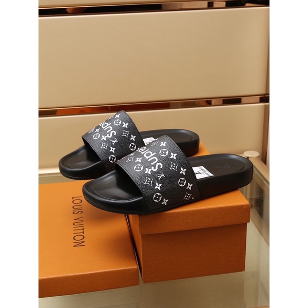 Dép nam quai ngang logo thương hiệu Louis Vuitton LV Supreme cao cấp