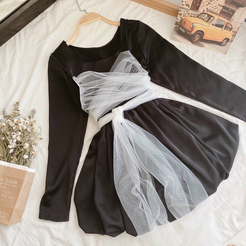 ĐẦM ĐEN XOÈ BỒNG CỔ VUÔNG PHỐI LƯỚI CHÉO | BigBuy360 - bigbuy360.vn