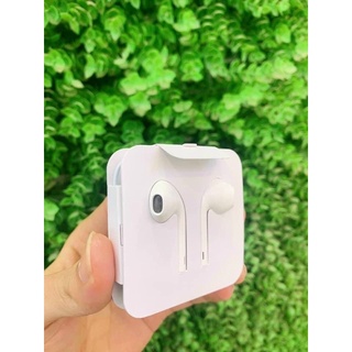 Tai nghe cổng Lightning