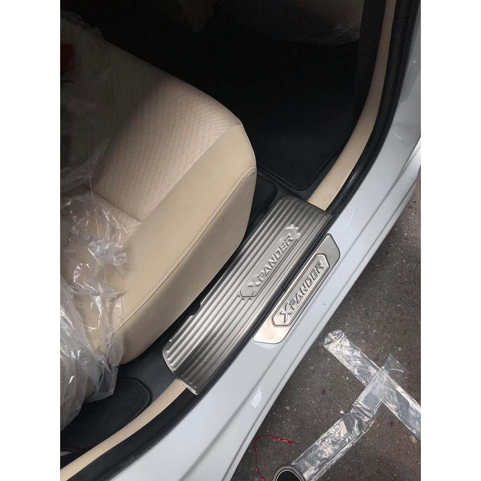 Nẹp Bước Chân Trong Ngoài Xe Xpander 2018-2021 mẫu Inox