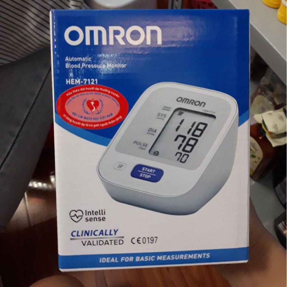 Máy Đo Huyết Áp Tự Động Omron HEM7121 Standard Blood Pressure Monitor