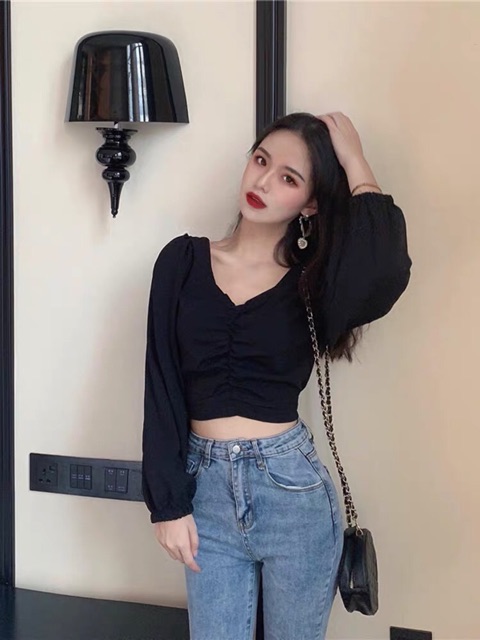 Áo đen tiểu thư