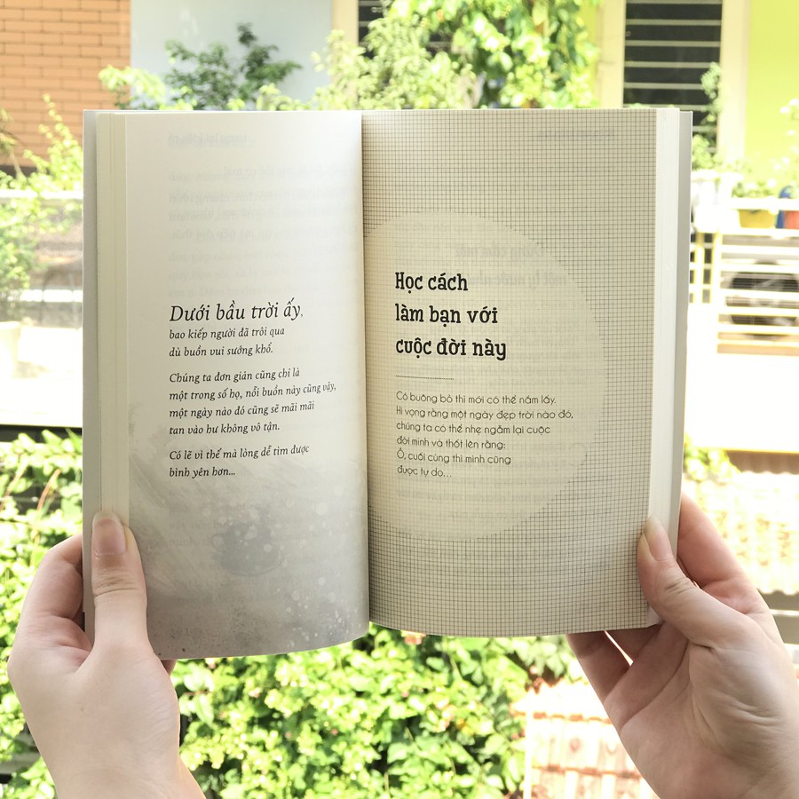 Sách - Hiện Tại Kiên Trì Tương Lai Kiên Cố (Kèm Bookmark) | BigBuy360 - bigbuy360.vn