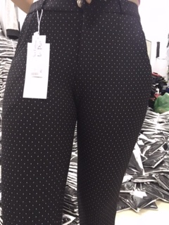 Quần cotton chấm bi