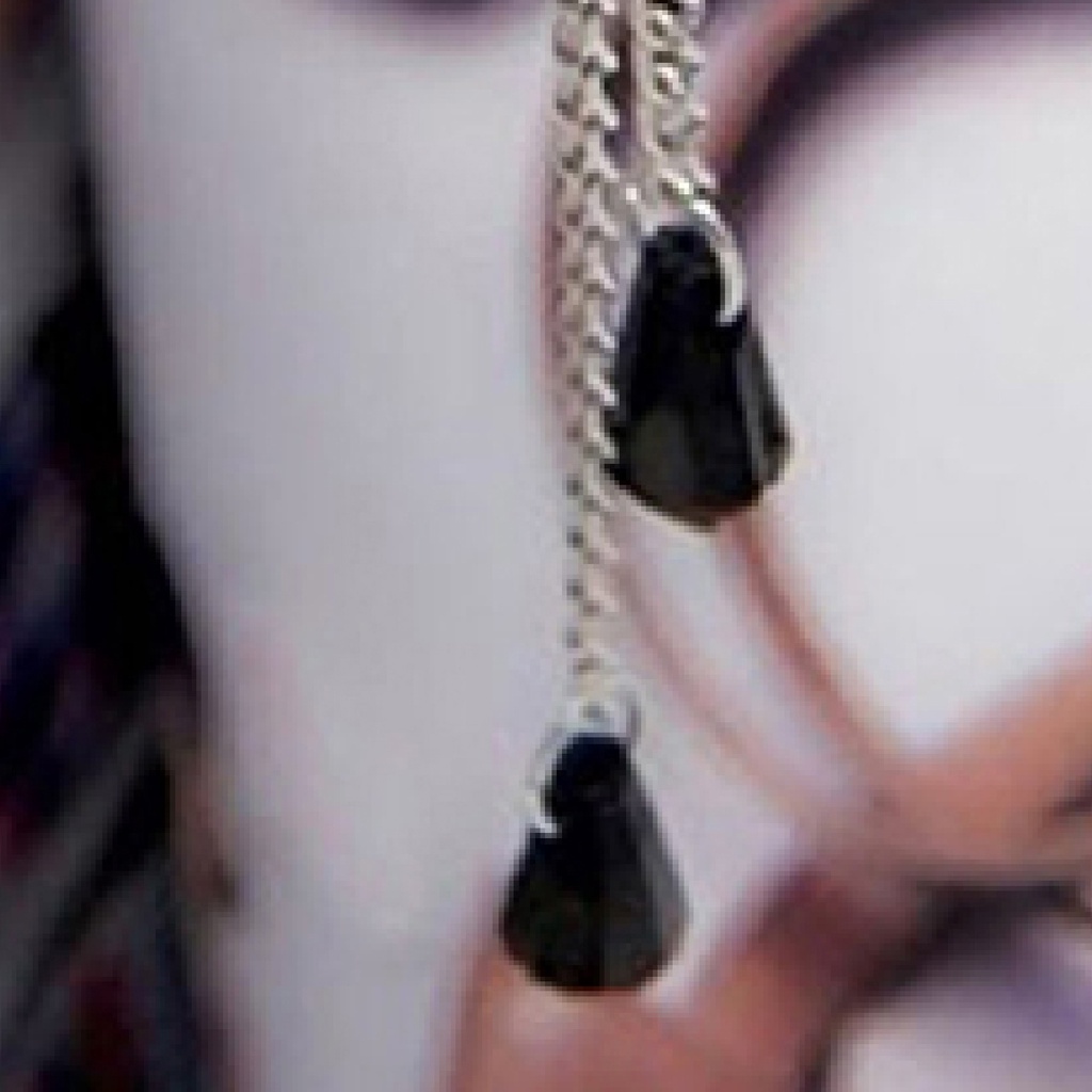 Khuyên tai dáng dài hình bướm đính đá xinh xắn