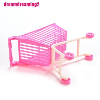 1 Búp Bê Barbie Mua Sắm