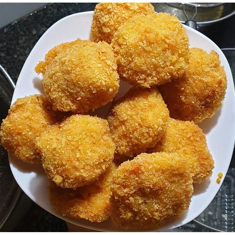 Bánh gà nhân phô mai mozzarella , bánh gà chiên giòn, bánh gà thần thánh