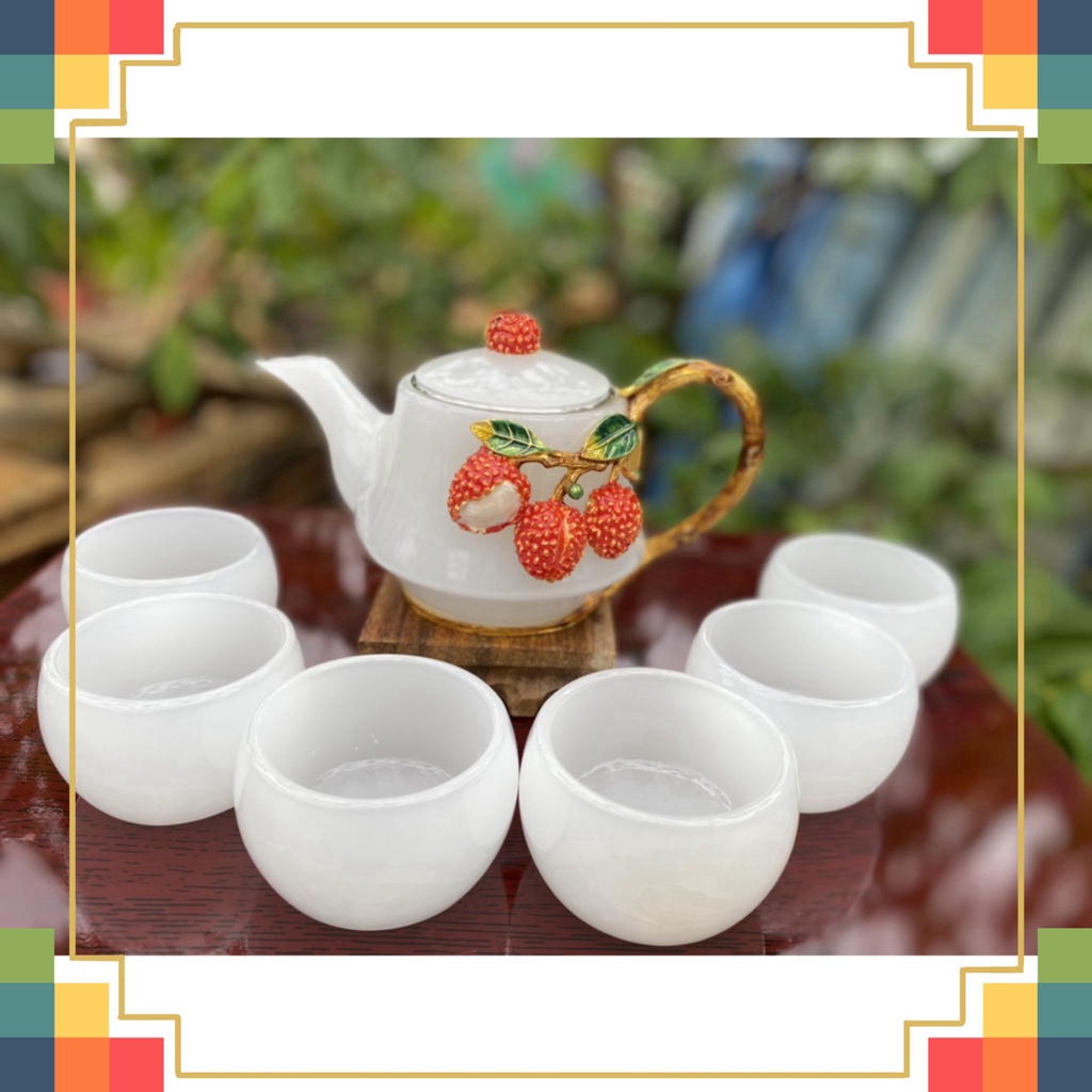 mẫu sale Bộ ấm trà đá mã não trắng nhiều họa tiết khác nhau gồm có 1 ấm lớn và 6ly là biểu tượng của sự sum vày đoàn tụ