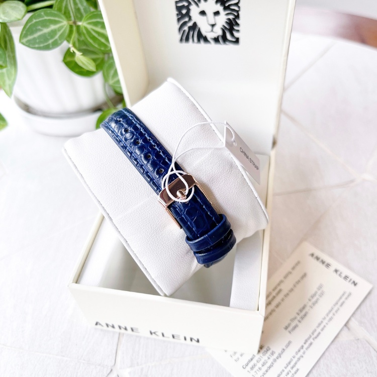 Đồng hồ nữ ANNE KLEIN model AK/3820RGNV mặt chữ nhật tone xanh navy tôn da