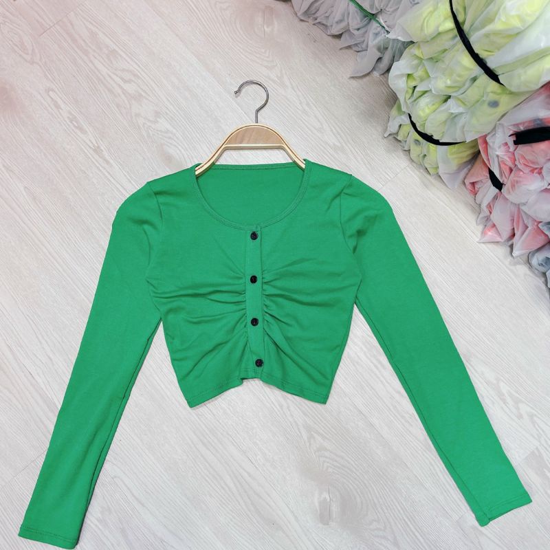 Áo thun tay dài croptop nhíu ngực phối 4 nút giữa