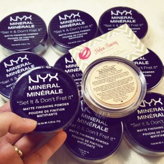 PHẤN PHỦ BỘT CÓ MÀU NYX