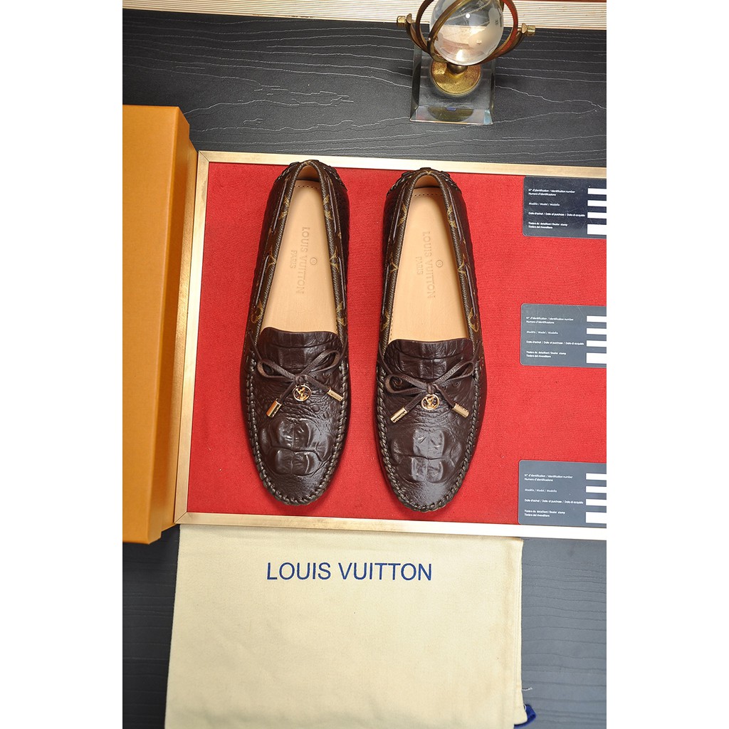 Giày lười nam da thật Louis Vuitton LV thiết kế ấn tượng và cá tính, mang dáng vẻ mới lạ, độc đáo