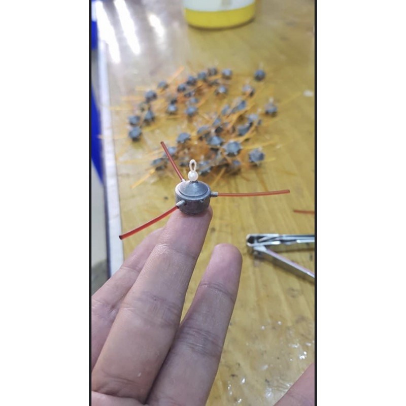 Phôi chì tay làm lục câu cá