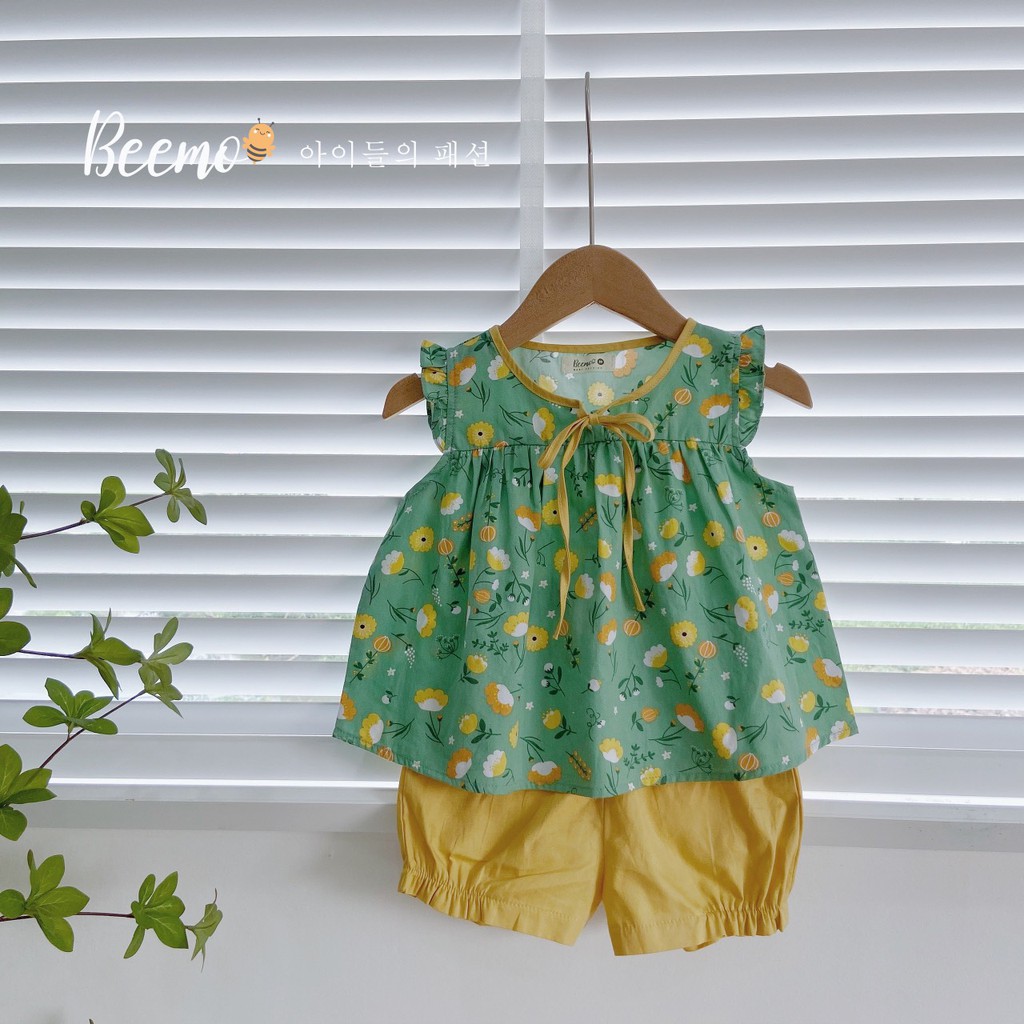 Bộ bé gái cộc tay Chất liệu thô thoáng mát, Form áo baby doll, tay viền bèo và cổ thắt nơ điệu đà B065