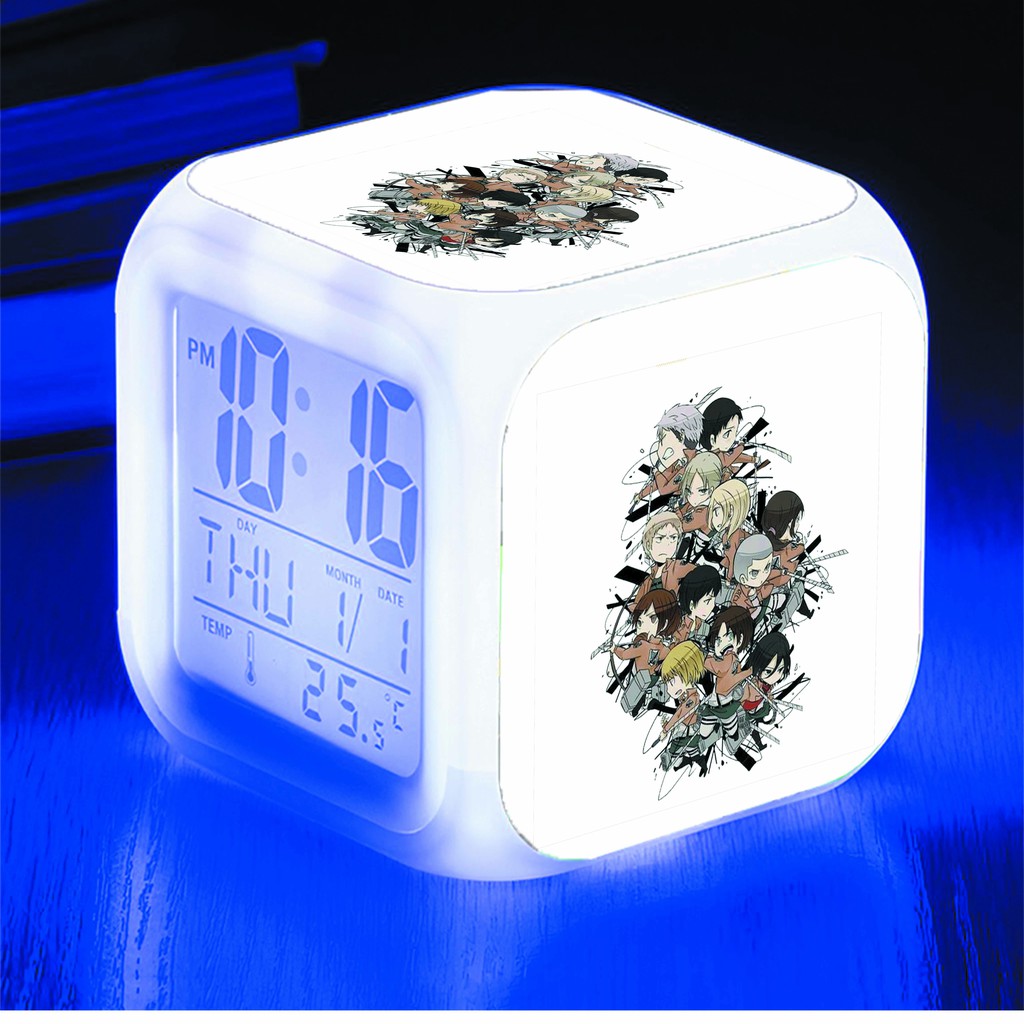 Đồng hồ báo thức để bàn in hình  Attack on Titan Đại chiến anime chibi LED đổi màu