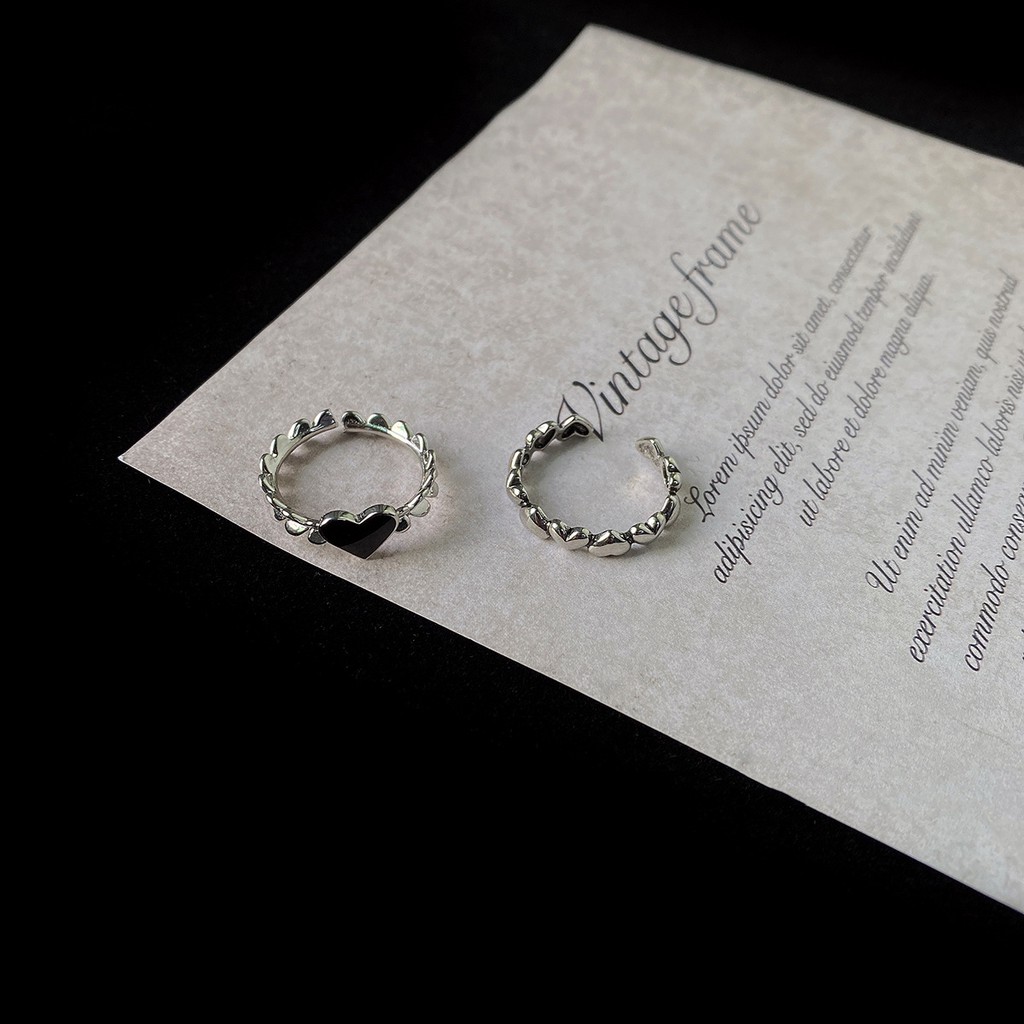 Nhẫn hở màu đen hình trái tim cá tính phong cách retro C108