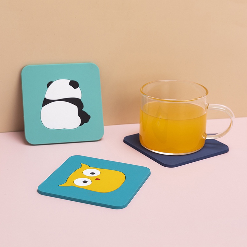 Miếng lót ly silicon HOUSEEKER mềm chịu nhiệt và chống trượt hình vuông họa tiết hoạt hình xinh xắn tiện lợi cho nhà bếp