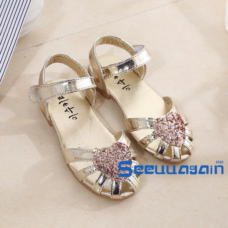 Giày sandal kiểu trái tim dễ thương cho bé gái