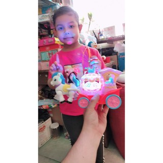 Đèn lồng ngựa trắng kéo xe