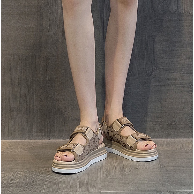 Dép Sandal Đế Dày Đi Biển Phong Cách Mới Dễ Phối Đồ Thời Trang Cho Nữ