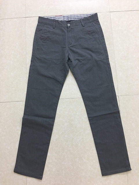 Quần khaki levis