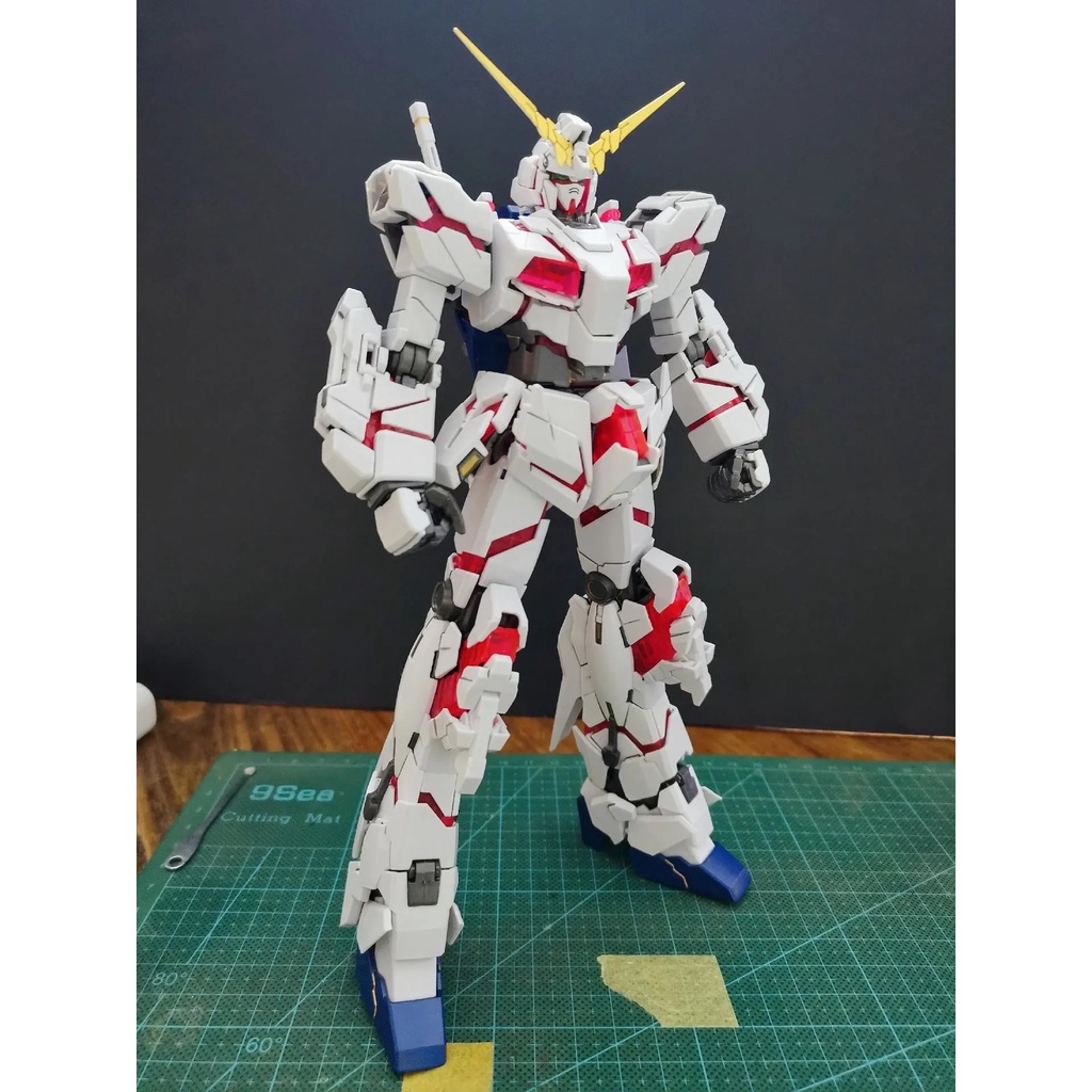 Mô hình nhựa lắp ghép MG 1/100 Unicorn Gundam ver.OVA - Daban