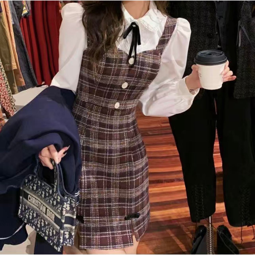Đầm yếm kẻ caro dáng ôm