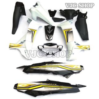 Dàn áo xe Sirius trắng,kèm tem