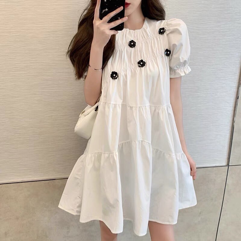 Váy Babydoll Trắng Tay Bồng Tiểu Thư , Đầm Nữ Dáng Suông Đính Hoa Ngực ( Có kèm ảnh và video thật ) | BigBuy360 - bigbuy360.vn