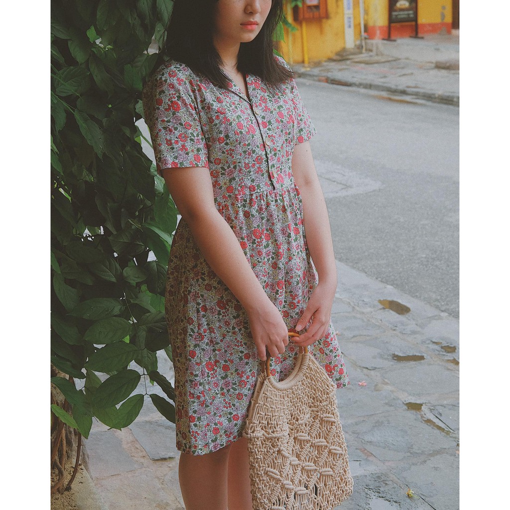 Đầm babydoll cổ rờ ve