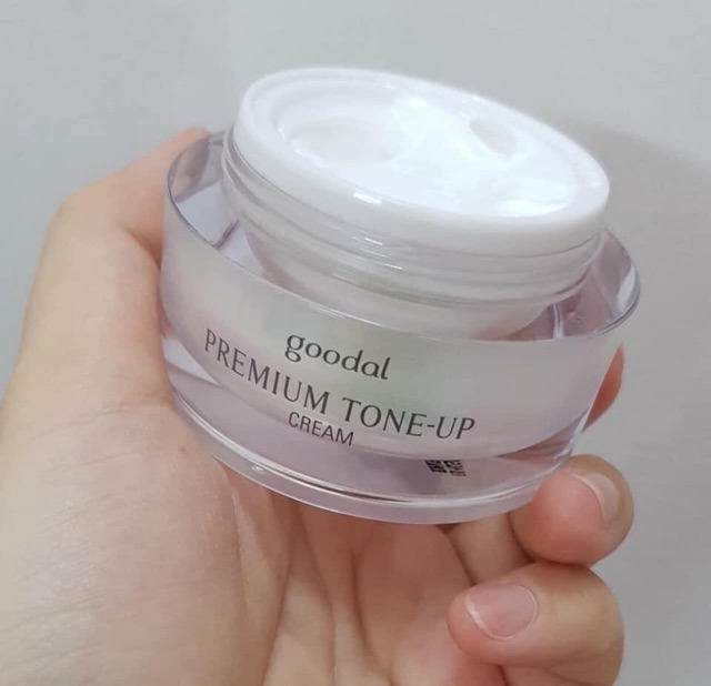 Kem dưỡng trắng nâng tone Goodal Premium Snail Tone Up Cream 2020