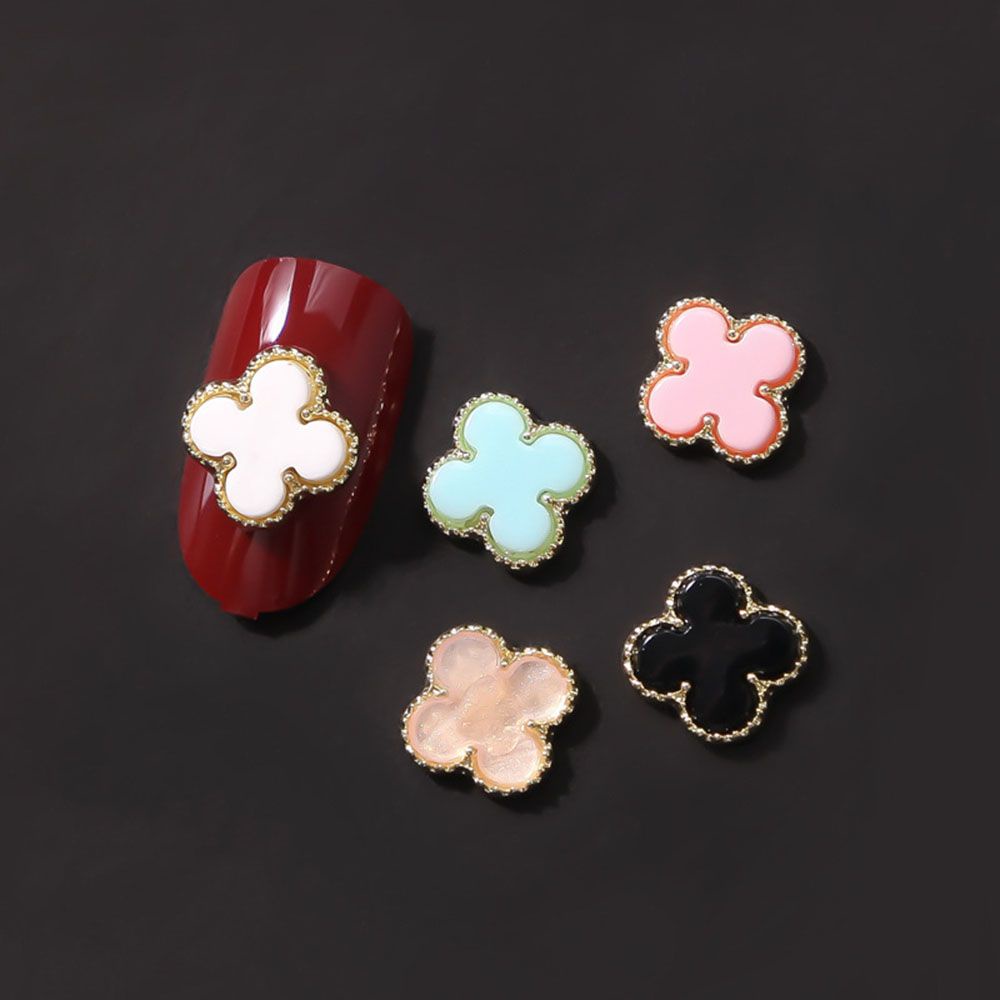 [Hàng mới về] Phụ Kiện Trang Trí Móng Tay Nghệ Thuật Hình Cỏ Bốn Lá 3D Bằng Hợp Kim Màu Trắng Và Đen